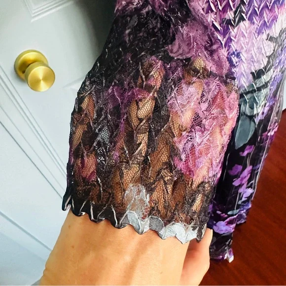 NEW Komarov V-Neck 3/4 Bell Sleeve Floral Print Mixed Media Aline Midi Dress - Picture 7 of 14